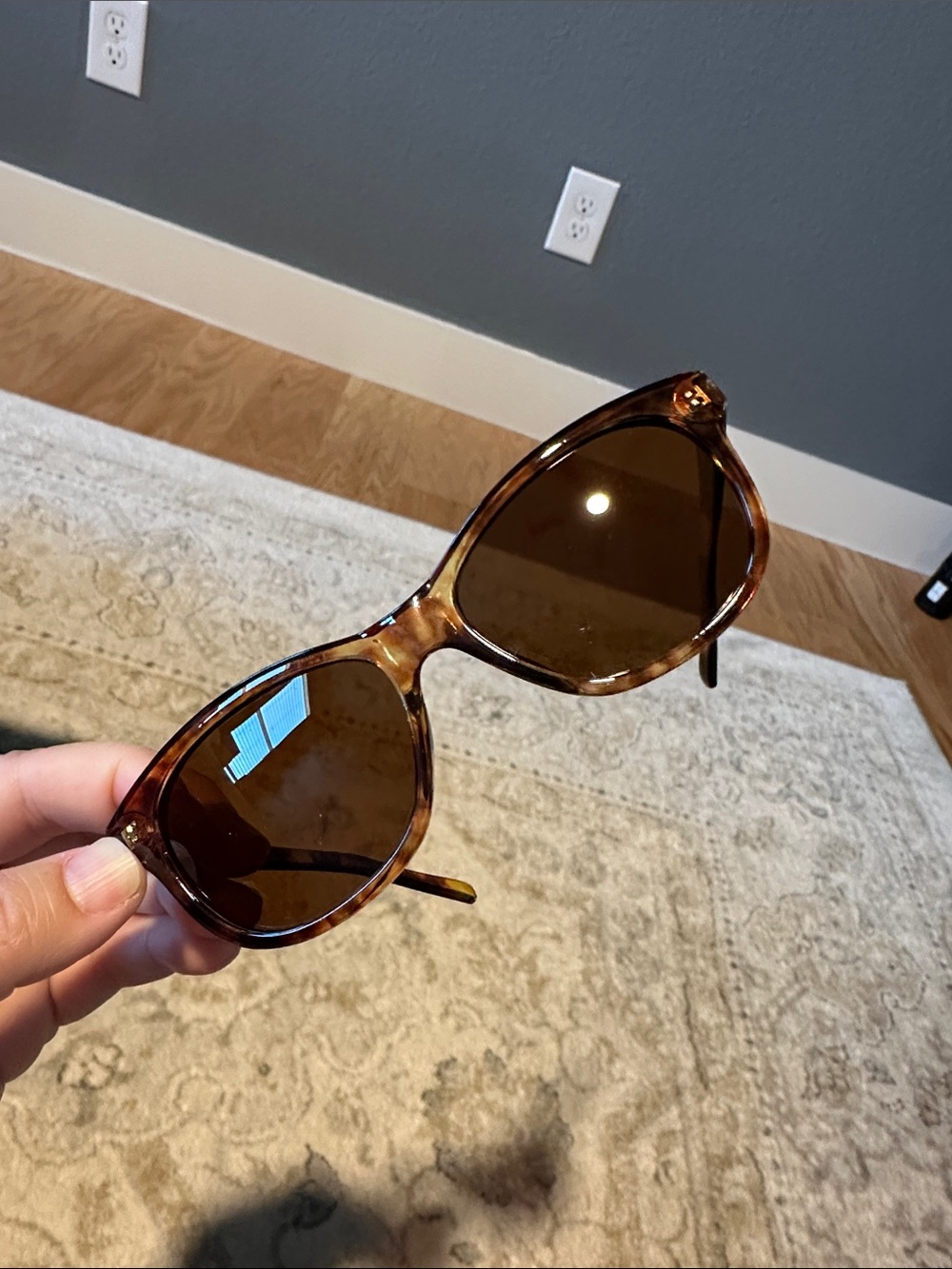 Costa Men’s Brown Transparent Frame Sunglasses with Dark Lenses - Picture 3 of 3